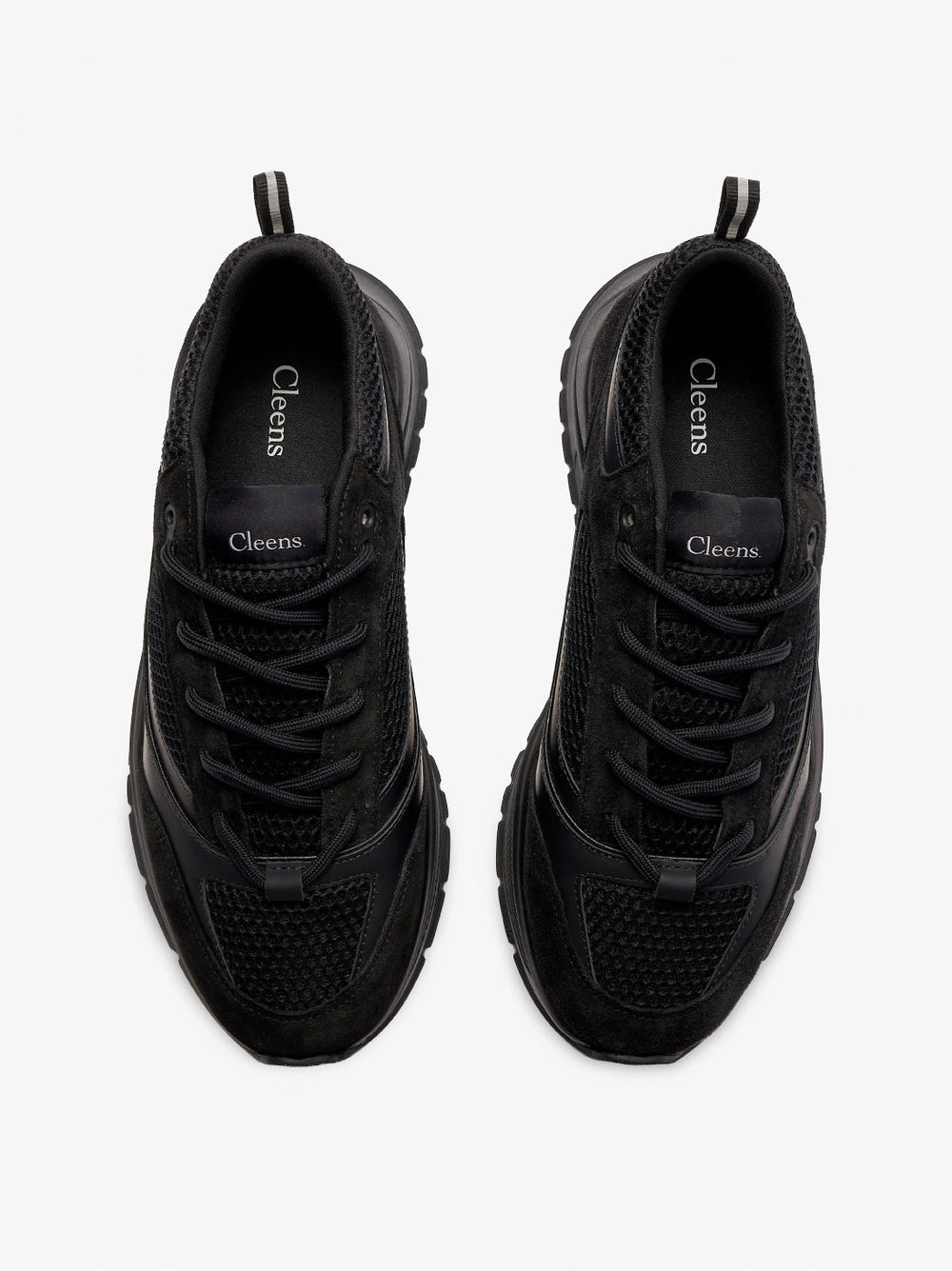 Essential Runner Triple Black v2-4